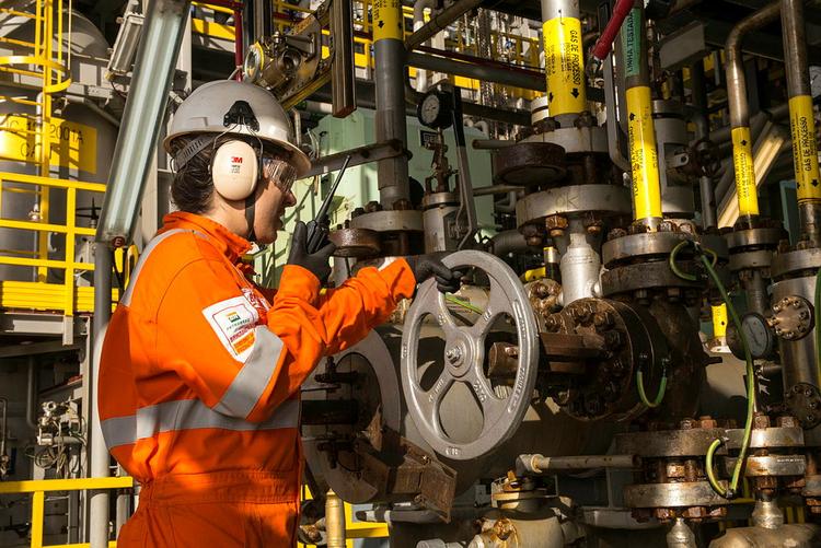 Dig45097.jpg.lyeNxbf8MX-Z47VjYBMA.irl3f9SRFg Imagem Ilustrativa do card Tecnologia que antecipa falhas: como manutenção preditiva gera eficiência no setor de óleo e gás?